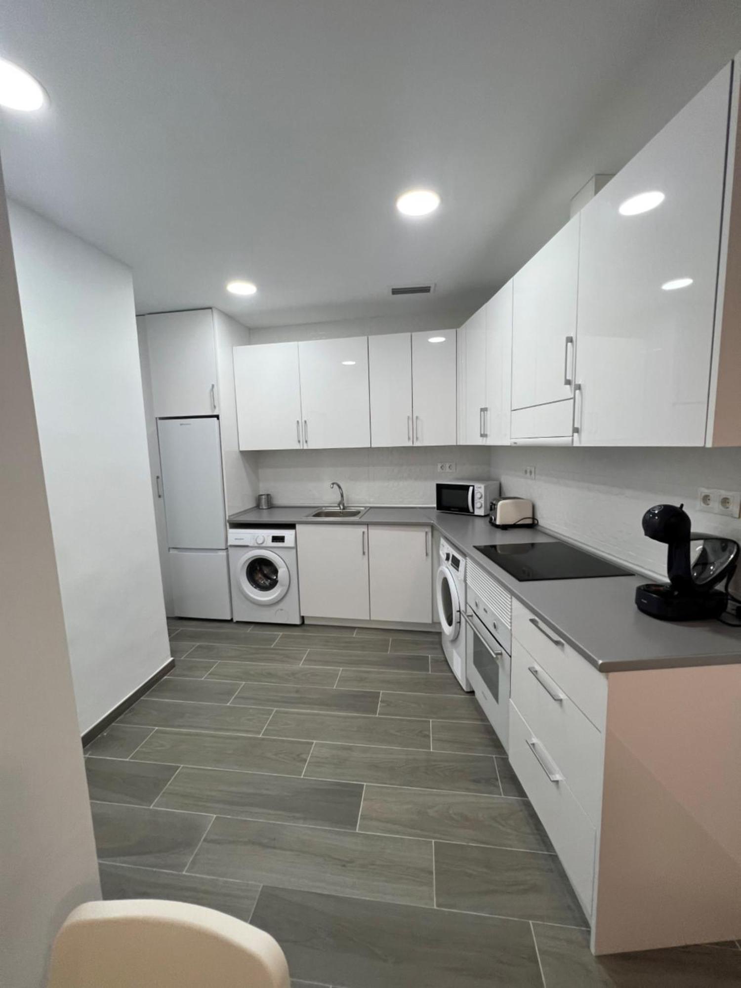 Apartamentos Montalvo Metropolis B 托雷莫利诺斯 外观 照片