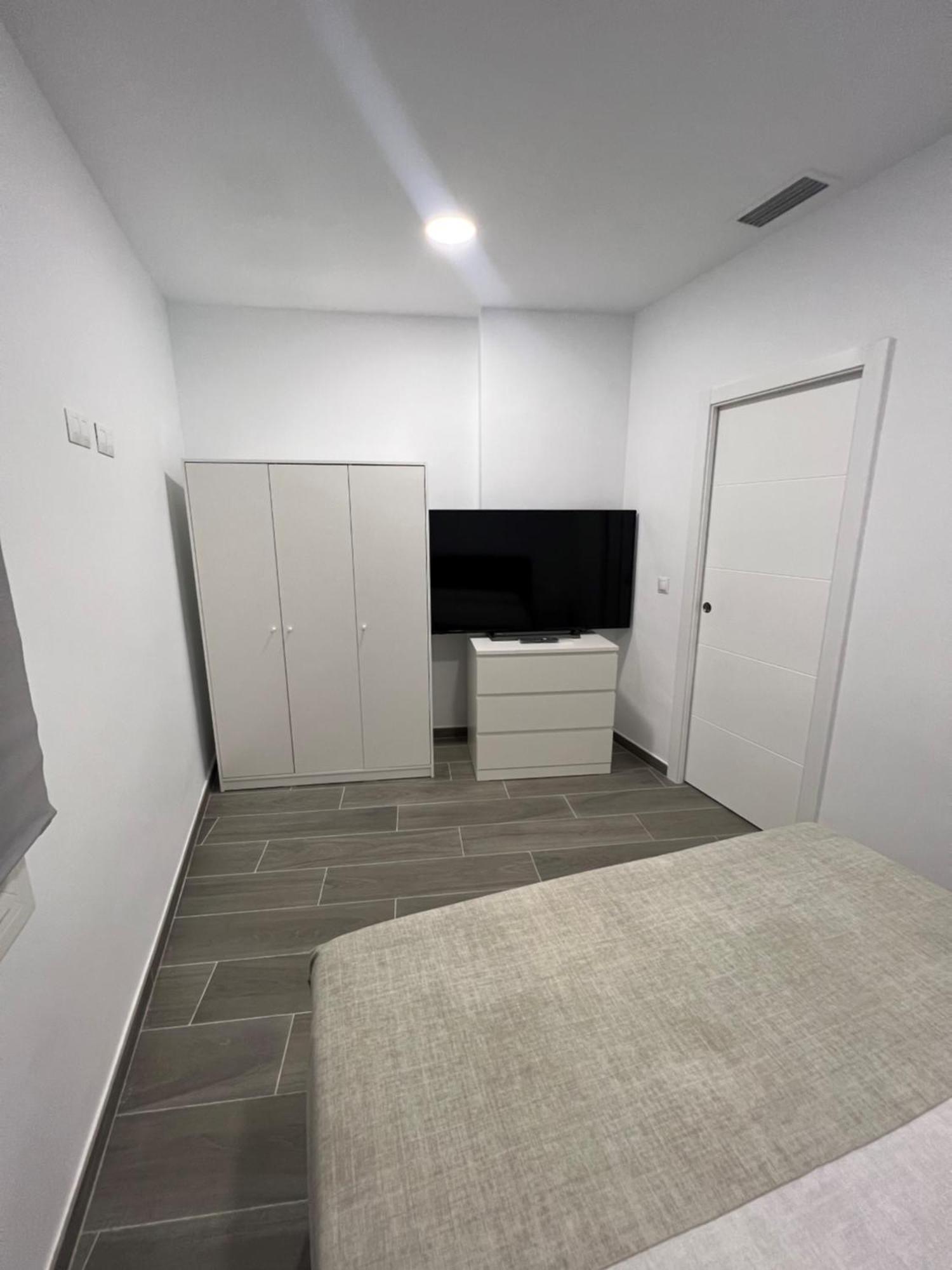 Apartamentos Montalvo Metropolis B 托雷莫利诺斯 外观 照片