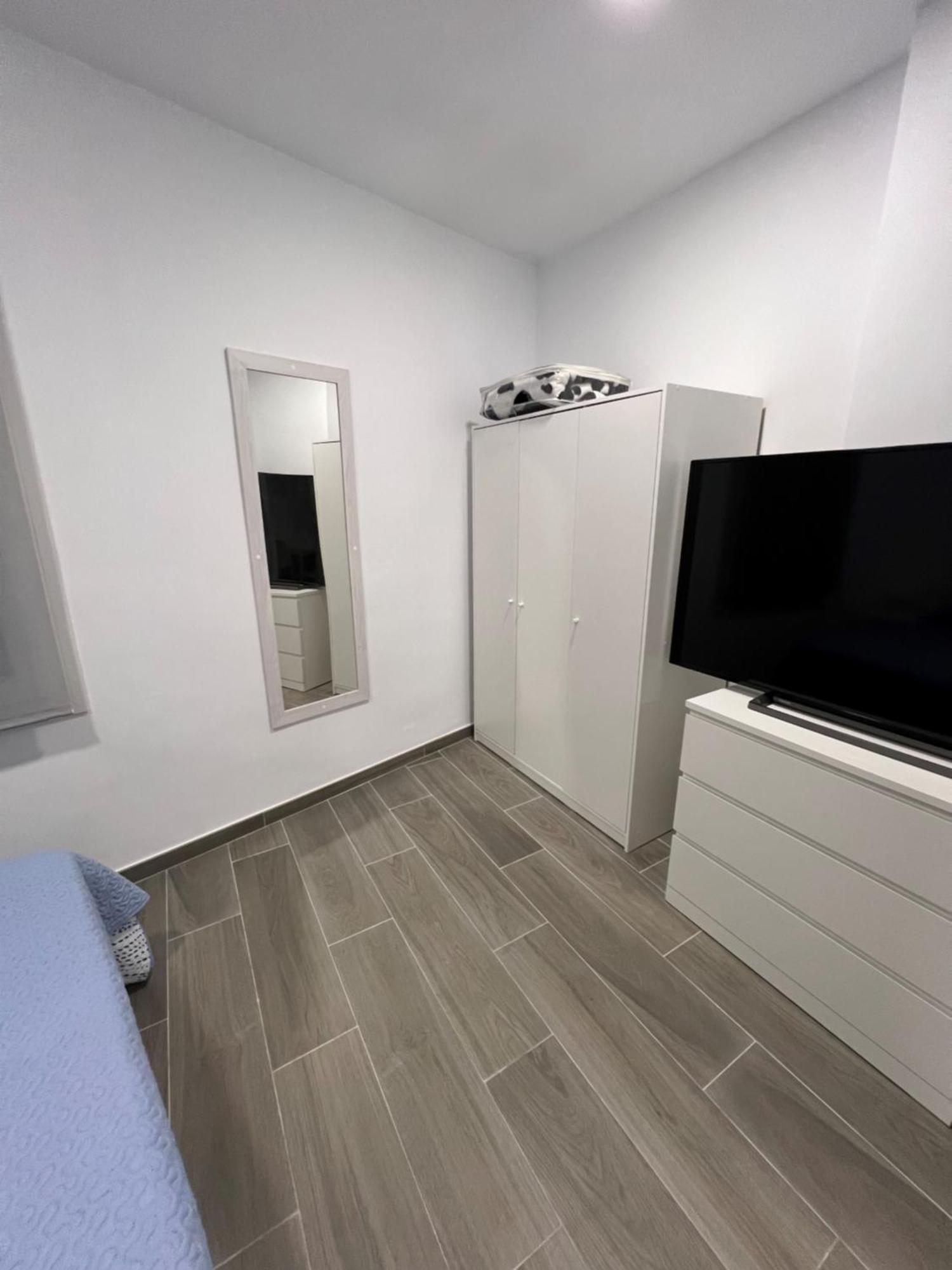 Apartamentos Montalvo Metropolis B 托雷莫利诺斯 外观 照片